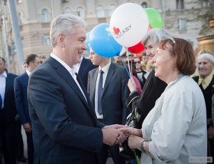 Сергей Собянин поздравил москвичей с открытием после реконструкции пяти улиц в центре столицы