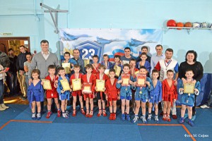 В соревнованиях приняли участие спортсмены возрастом от 7 до 14 лет