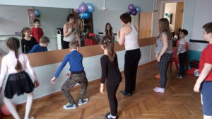 Музыкальные и танцевальные мастер-классы для детей прошли в районе Царицыно