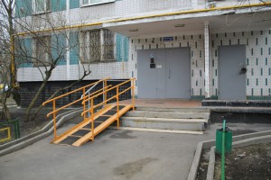 В районе Царицыно заменят напольную плитку в подъездах