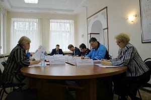 На фото участники прошедшего заседание Совета депутатов муниципального округа Царицыно