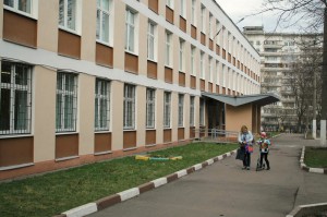 На фото школа №870 на Севанской улице