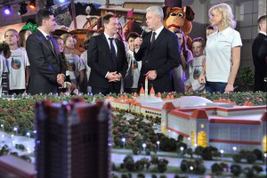 Мэр Москвы Сергей Собянин сообщил, что детский парк "Остров мечты" рассчитан на 10 млн посещений в год