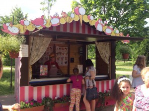 Фестиваль мороженого проходит в Москве с 24 июня по 10 июля