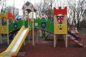 В районе Царицыно провели ремонт малых архитектурных форм на детской площадке во дворе дома 10, корпус 3 на Ереванской улице