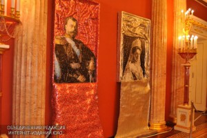 Алюминиевые сердца Романовых: необычная выставка греческого художника Никоса Флороса открылась в «Царицыне»