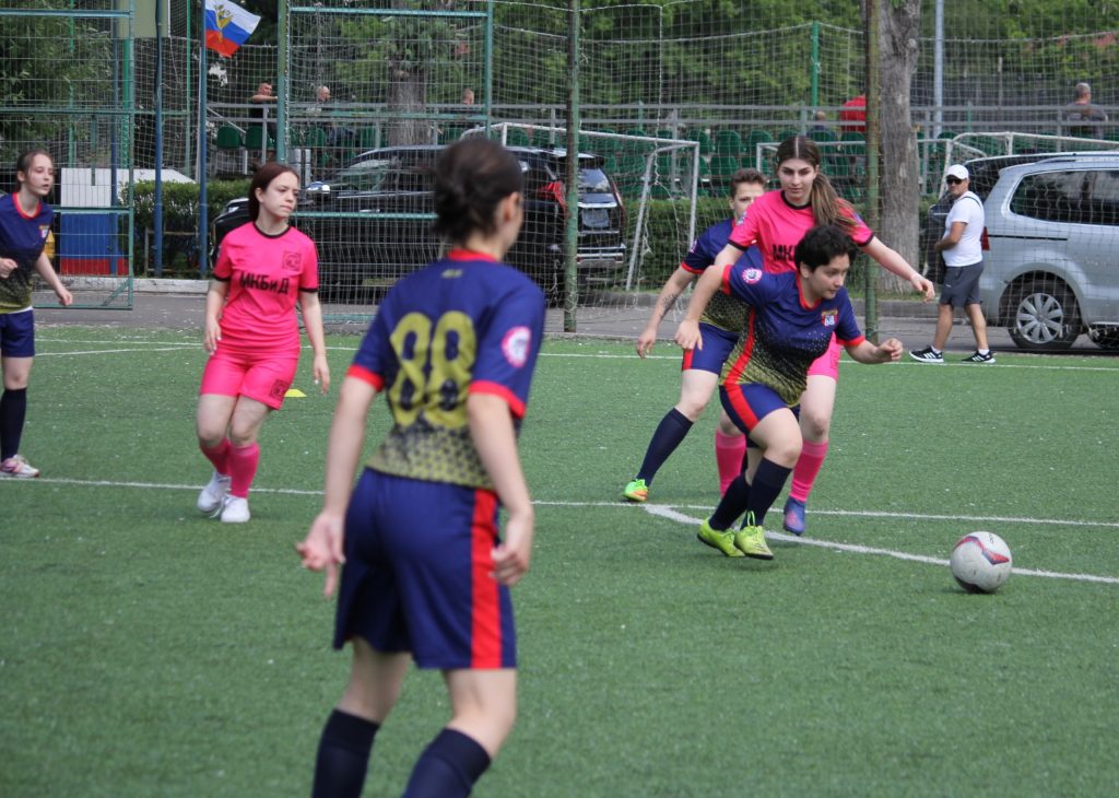 Команда колледжа «Царицыно» заняла 2 место на турнире кубка Москвы по женскому любительскому футболу. Фото: страница колледжа «Царицыно» в социальных сетях