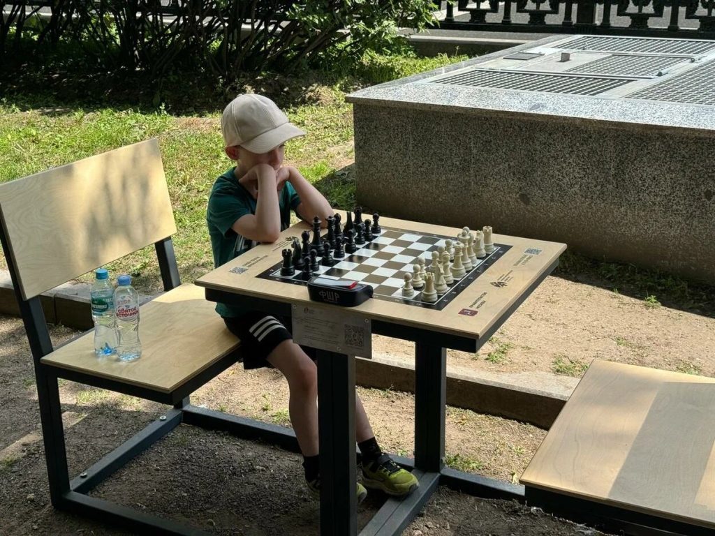 Лето в Москве. Все на улицу!»: на Гоголевском бульваре открылся шахматный  клуб | Царицынский вестник