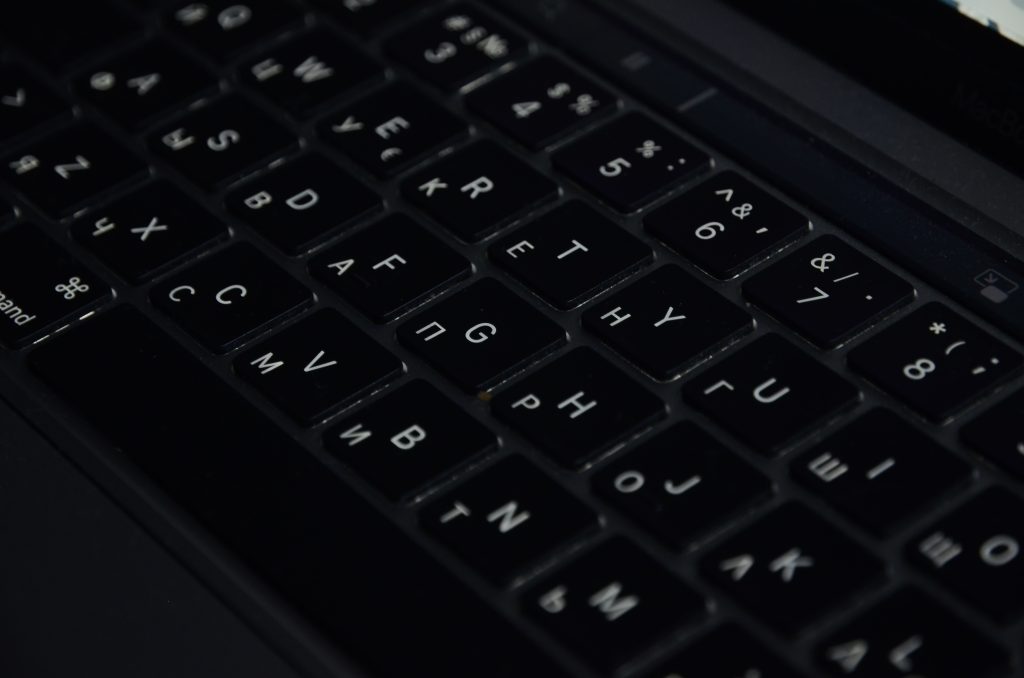 «Мастерство начинается здесь»: ученики ЦИО «Южный» узнали о профессии компьютерного техника. Фото: Анна Быкова, «Вечерняя Москва»