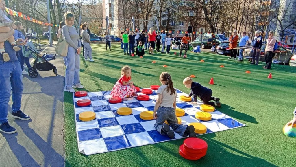 Сотрудники ЦД «Личность» провели спортивную программу. Фото: официальная страница ЦД «Личность» в социальных сетях