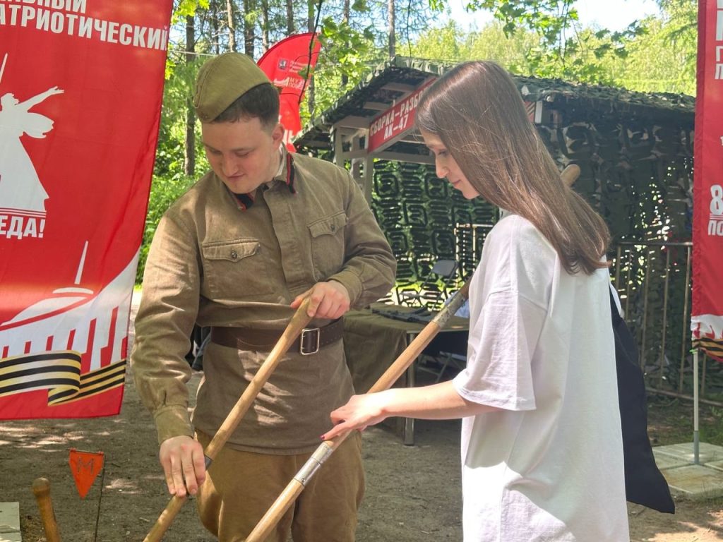 Участие в патриотическом форуме форуме «Не прервется связь поколений!» приняли студенты колледжа «Царицыно». Фото: официальная страница колледжа «Царицыно» в социальных сетях