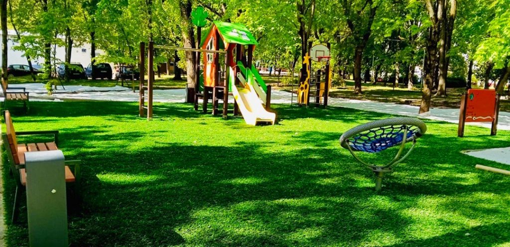 Представители районной управы сообщили о результатах благоустройства. Фото: официальная страница управы района Царицыно в социальных сетях