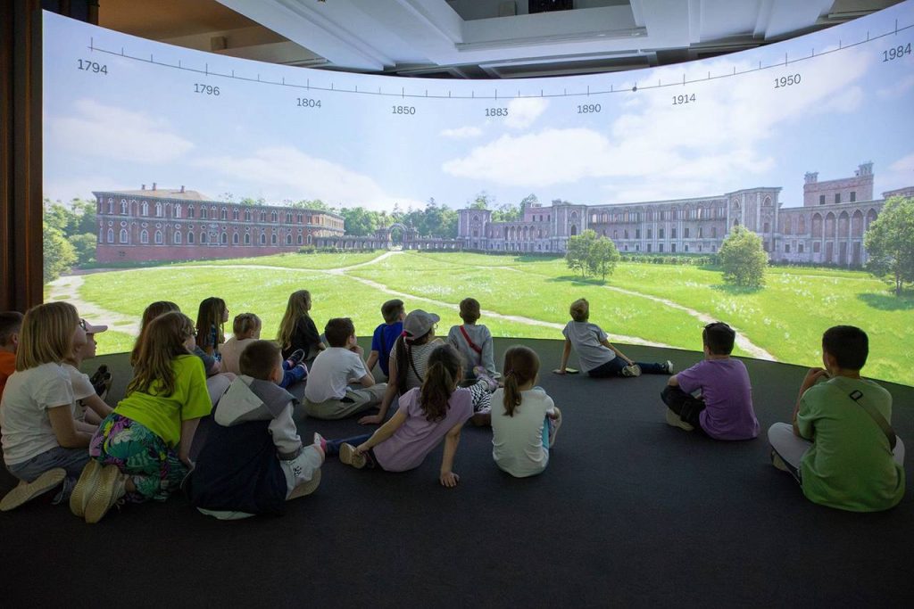 В Южном административном округе города чаще всего посещают музей-заповедник «Царицыно». Фото: пресс-служба Департамента образования и науки Москвы