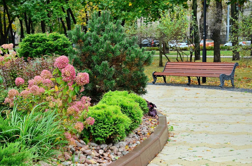 Благоустройство территорий проведут около станции МЦД-2 «Царицыно». Фото: Анна Быкова, «Вечерняя Москва»