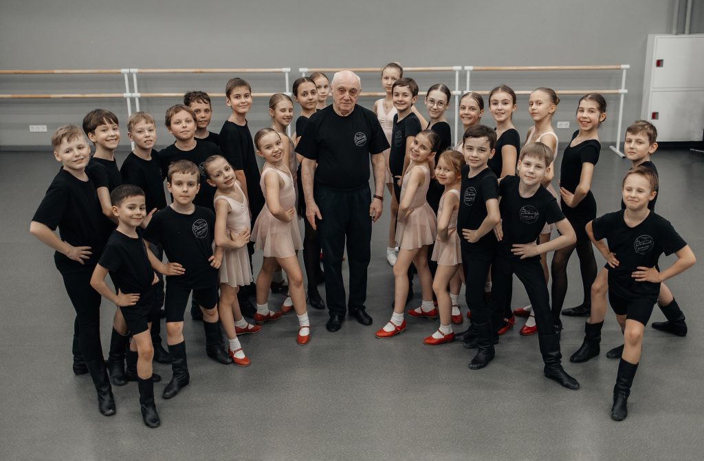 Руководитель ансамбля «Ритмы детства» стал героем Международной фотовыставки. Фото предоставили сотрудники Объединения культурных центров Южного административного округа