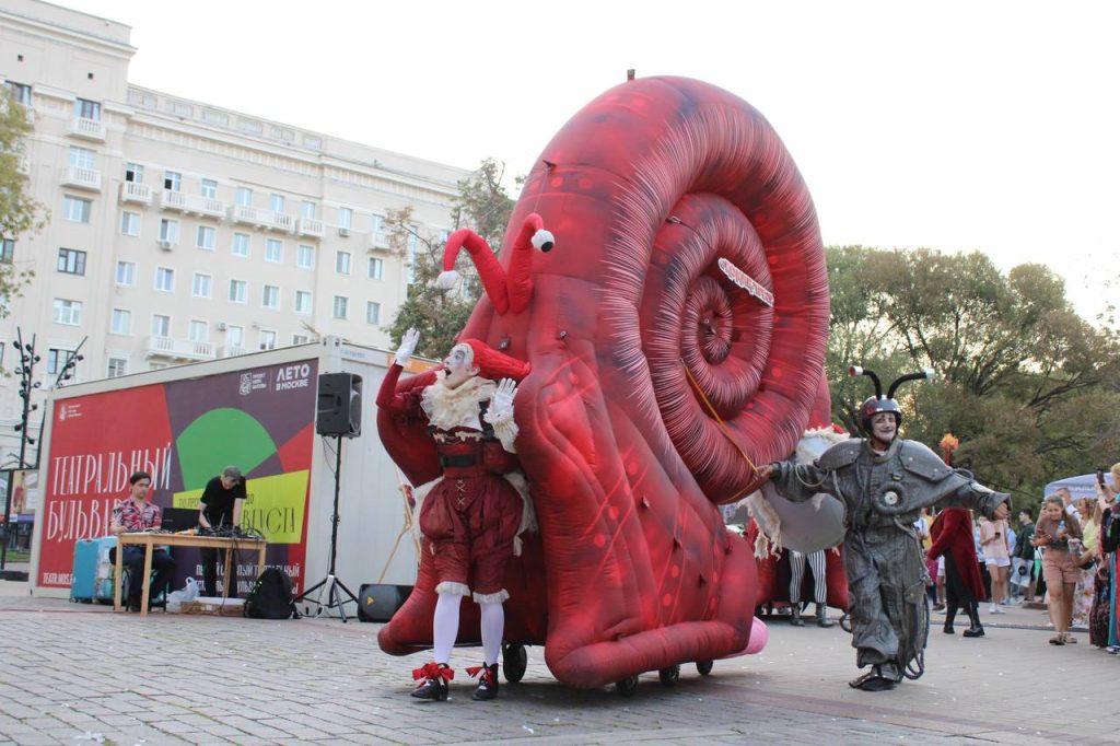 Проект «Театральный бульвар» органично влился в культурный ландшафт столицы. Фото: Мария Хапцова, «Вечерняя Москва»