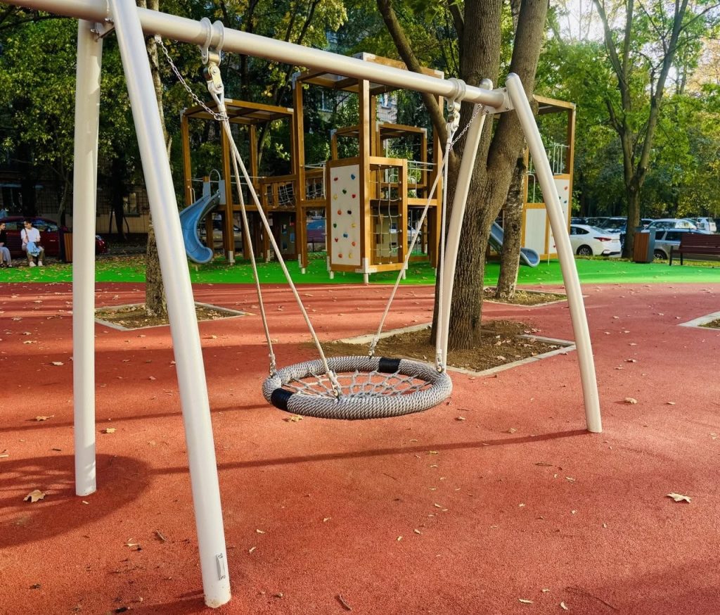 Обновленная детская площадка появилась в Царицыне. Фото: страница управы района Царицыно в социальных сетях