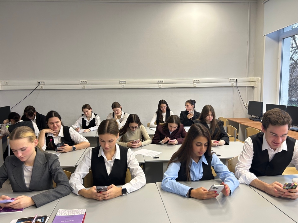 Студенты Колледжа «Царицыно» приняли участие в налоговом диктанте. Фото: страница Московского колледжа управления, гостиничного бизнеса и информационных технологий «Царицыно» в социальных сетях