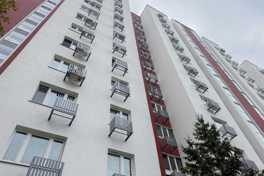 Специалисты отремонтировали фасады многоэтажек в Царицыне по новой технике. Фото: фонд капитального ремонта многоквартирных домов города Москвы