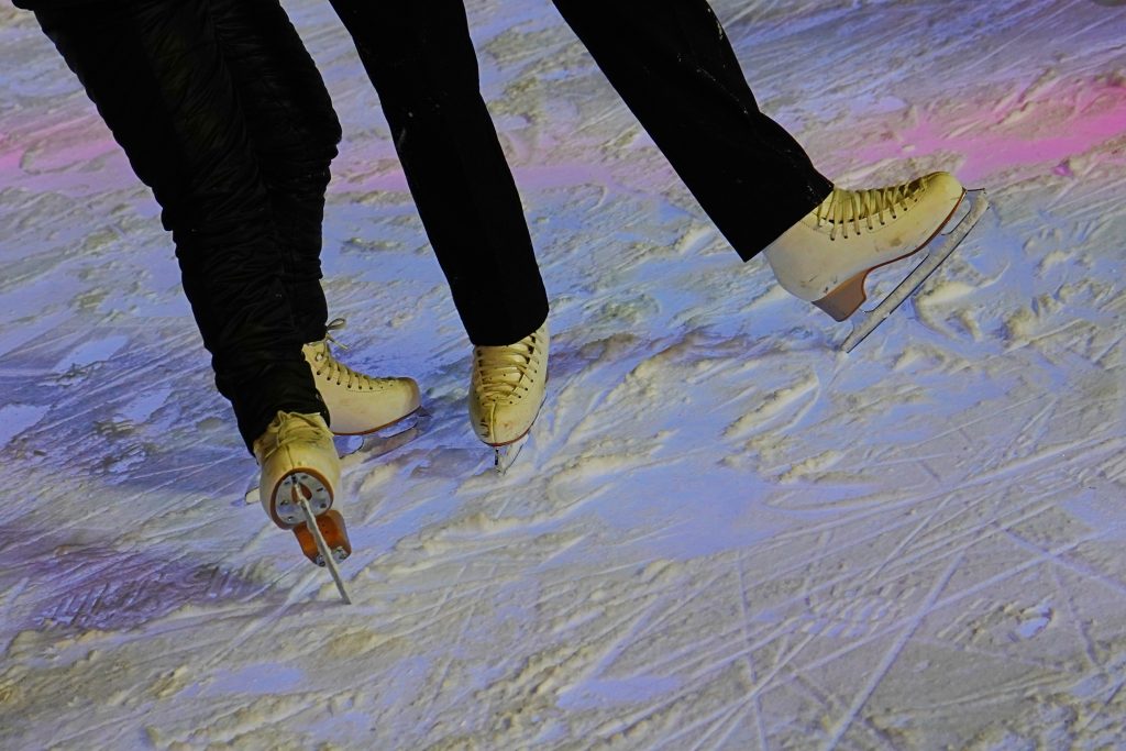 От «Щелкунчика» до «Лебединого озера»: знаменитые фигуристы приглашают на сказочные ледовые спектакли. Фото: Анна Быкова, «Вечерняя Москва»