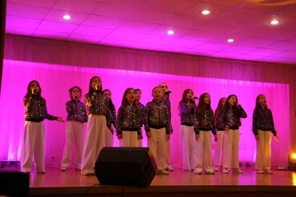 Воспитанники секции из школы №1466 имени Надежды Рушевой выступили на Дне матери. Фото: страница школы №1466 имени Надежды Рушевой в социальных сетях