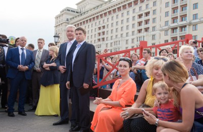 Мэр Москвы Сергей Собянин открыл II летний фестиваль варенья на Манежной площади