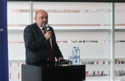 Владимир Дудочкин: "Муниципальные депутаты должны участвовать в установке опор двойного назначения"