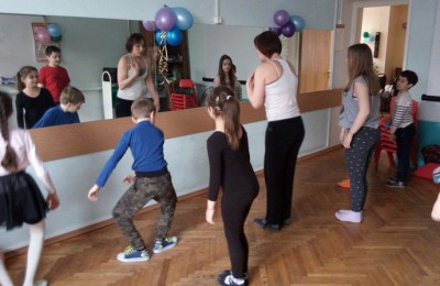 Музыкальные и танцевальные мастер-классы для детей прошли в районе Царицыно