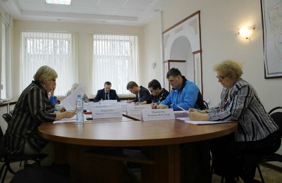 На фото участники прошедшего заседание Совета депутатов муниципального округа Царицыно