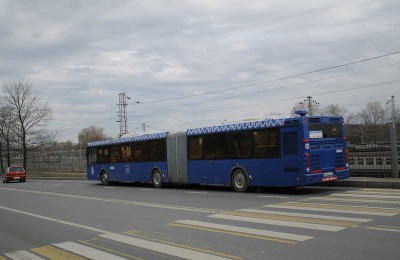 Новый синий автобус в районе Царицыно
