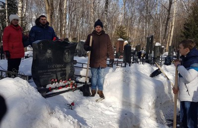 Акция памяти погибшим воинам на Котляковском кладбище