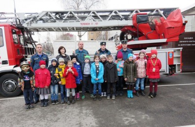 Школьники образовательного комплекса №868 посетили пожарную часть №43