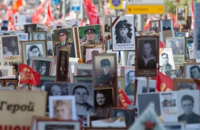 Свыше 300 тыс человек планируют участие в шествии «Бессмертный полк» в Москве