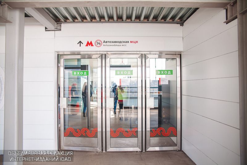 Навигацию на входных дверях станций МЦК обновят до конца лета