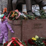 Собянин открыл в Москве памятник Чингизу Айтматову к 90-летию писателя