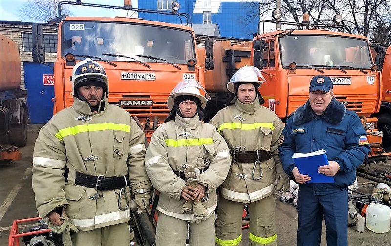 В округе прошел смотр поливомоечной техники