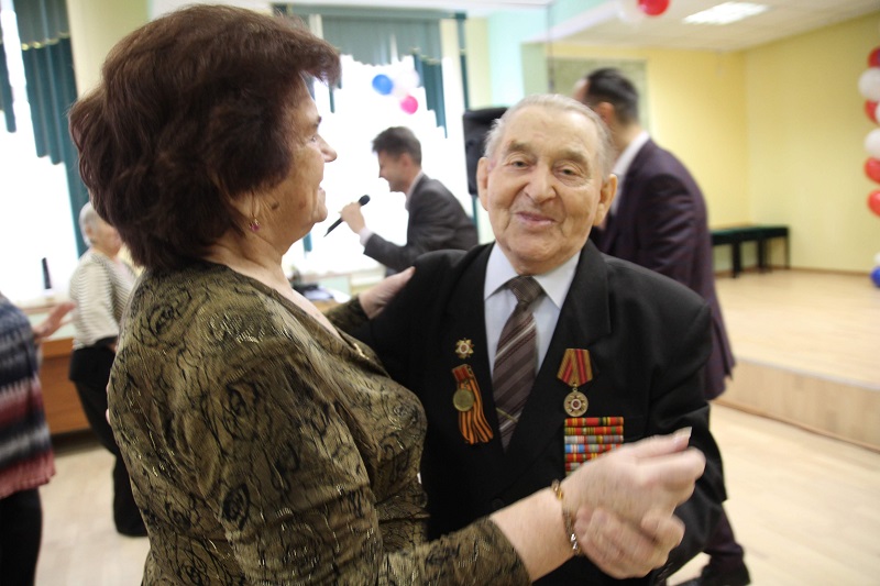 Ретро-дискотека «Не стареют душой ветераны» прошла в Царицыне