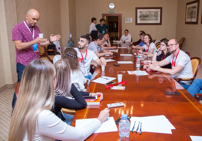 Проект по обучению детей безопасности получил наивысшую оценку на Саммите молодежных советов Москвы