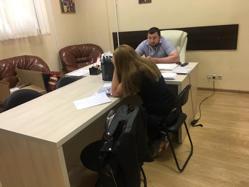 Депутат Дмитрий Хлестов решает вопросы жителей