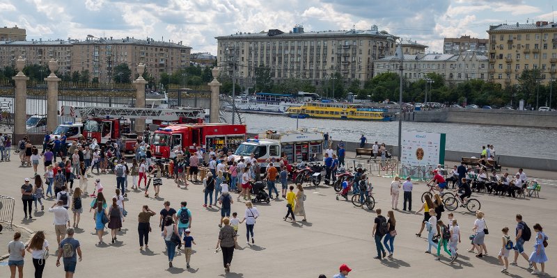 «Активным гражданам» московские спасатели продемонстрировали свои возможности