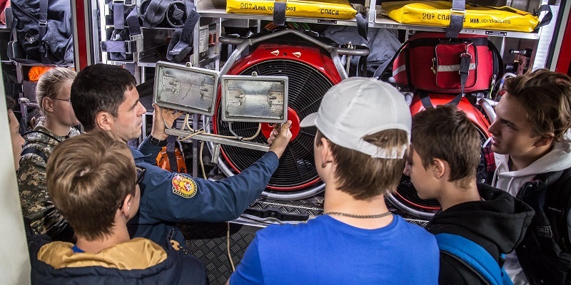 Обучение юных помощников спасателей продолжается