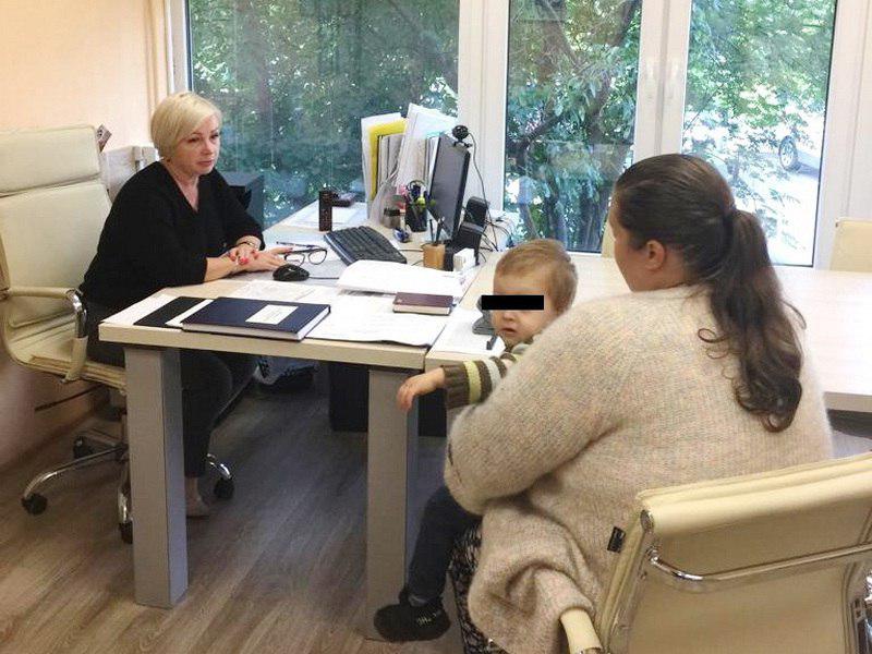 Депутат Наталья Шабашева помогла семье, оказавшейся в кризисной ситуации