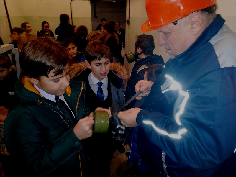 Пятиклассники ЮВАО узнали все о защитных сооружениях гражданской обороны