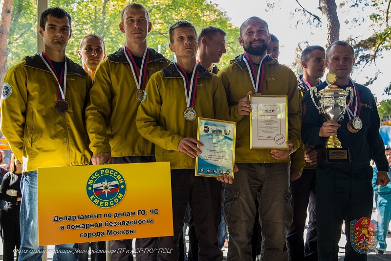 Более 200 спасенных жизней: московские пожарные подвели итоги 2019