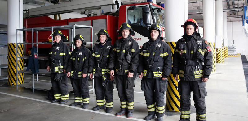 Московские спасатели оперативно помогли детям, заблокированным в квартире