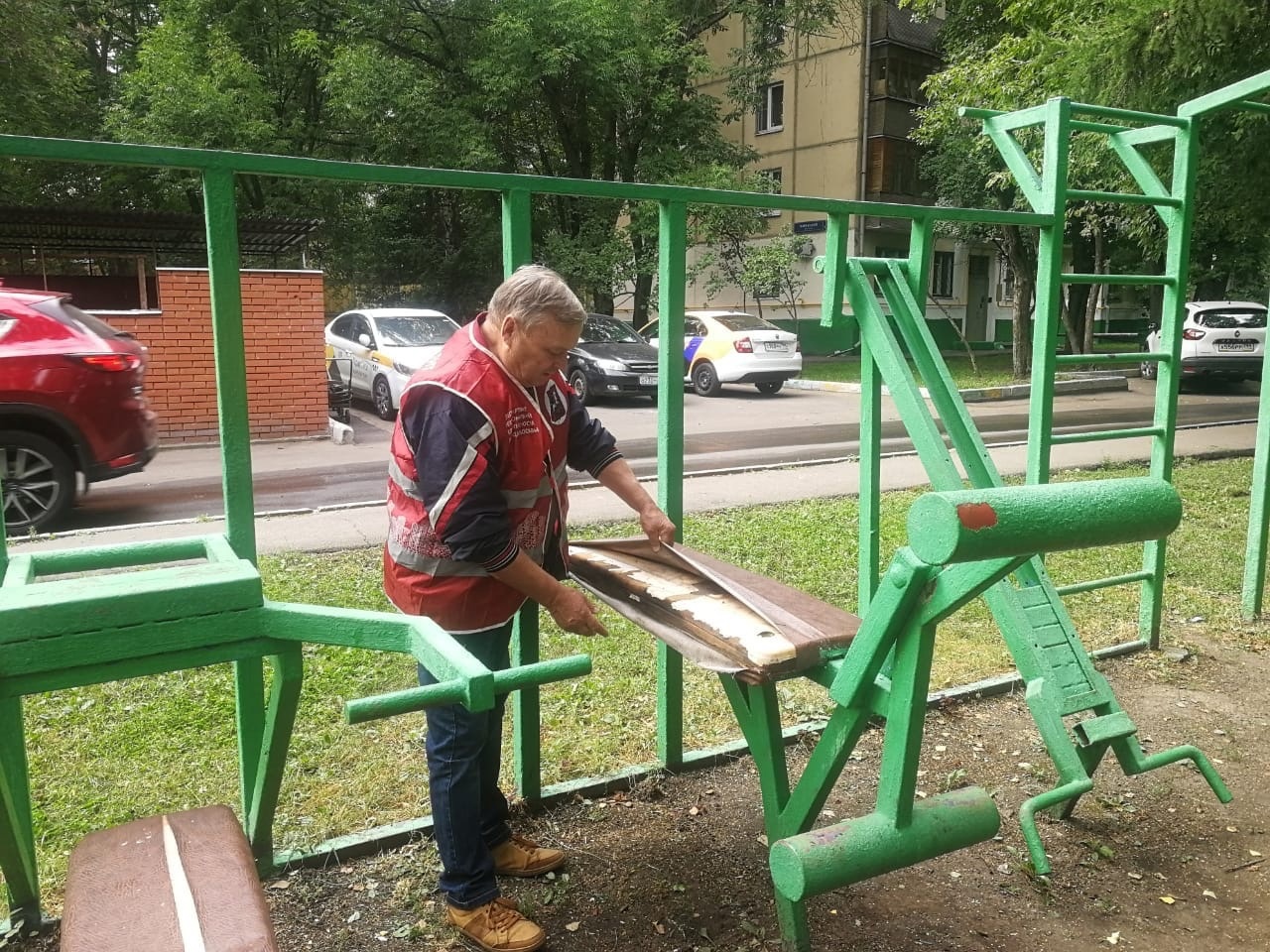 Проведена площадка. Сколько квадратов спортивная дворовая площадка.