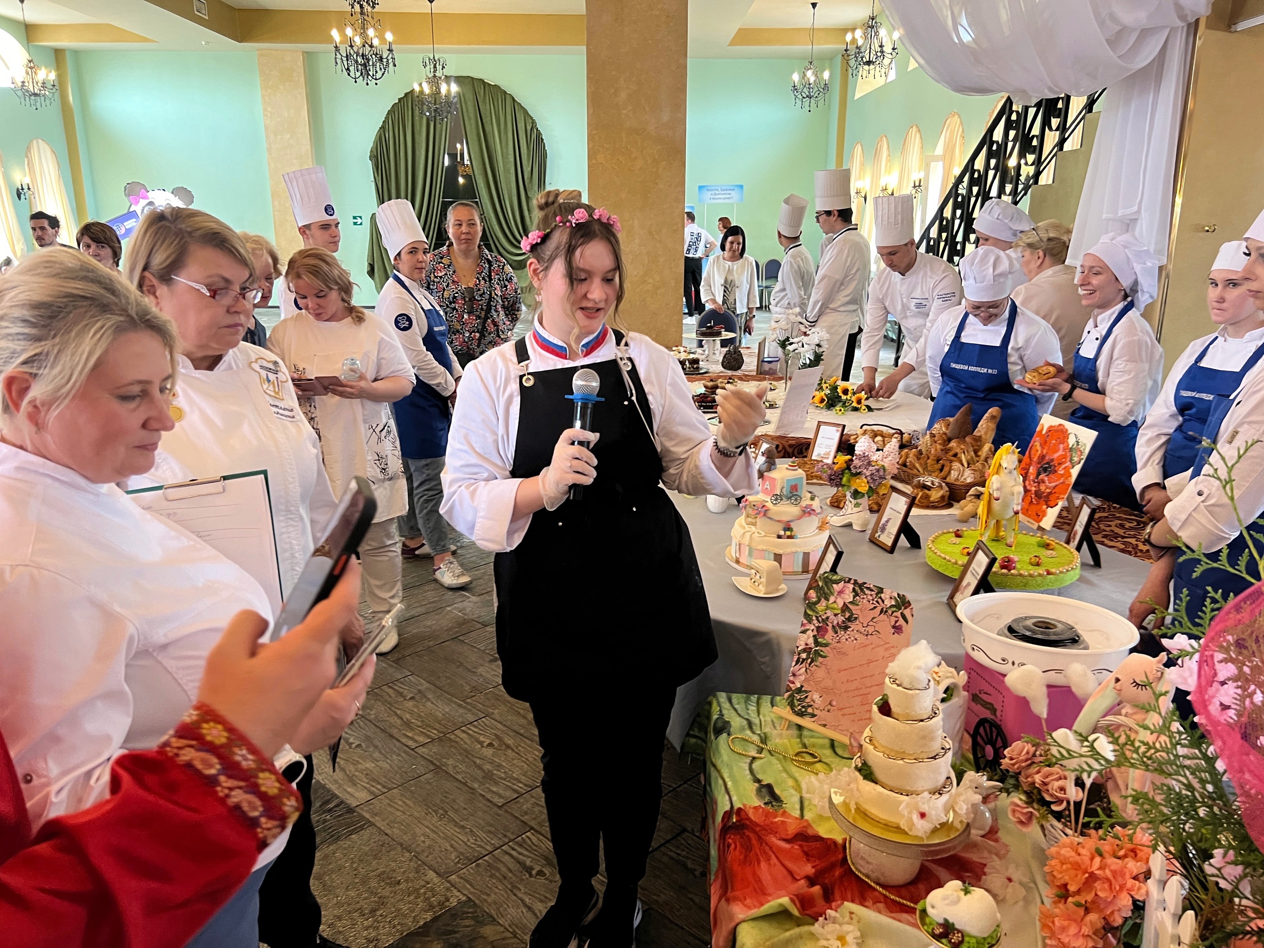 Команда колледжа «Царицыно» приняла участие в кулинарном конкурсе «Сладкая радость 2024». Фото: страница колледжа «Царицыно» в социальных сетях