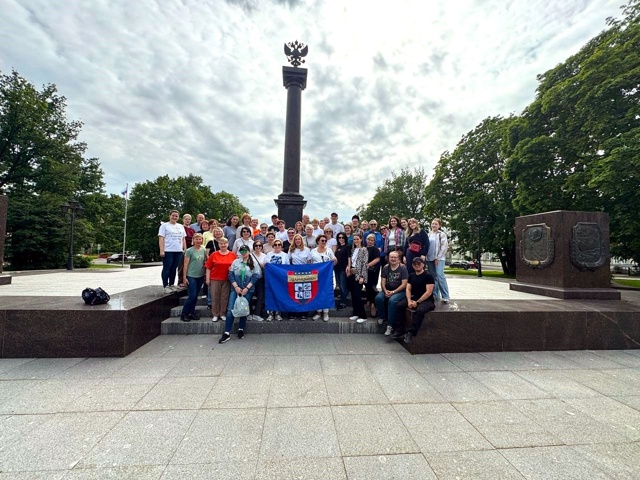 «Эстафета памяти»: участники профсоюзной организации колледжа «Царицыно» посетили мемориал в Выборге. Фото: официальная страница колледжа «Царицыно»  в социальных сетях