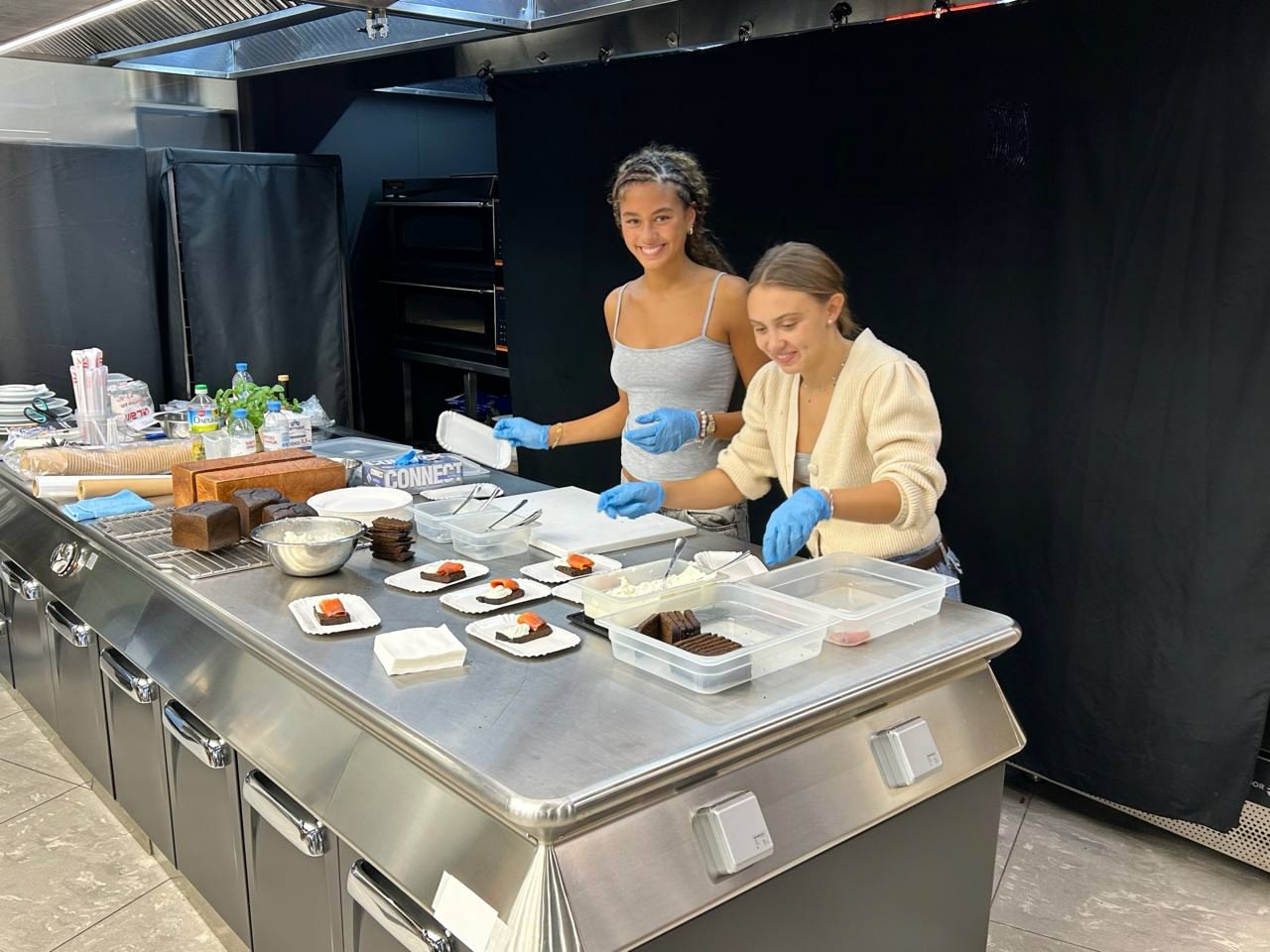 Выездной мастер-класс прошел для студентов колледжа «Царицыно». Фото: страница Московского колледжа управления, гостиничного бизнеса и информационных технологий «Царицыно» в социальных сетях