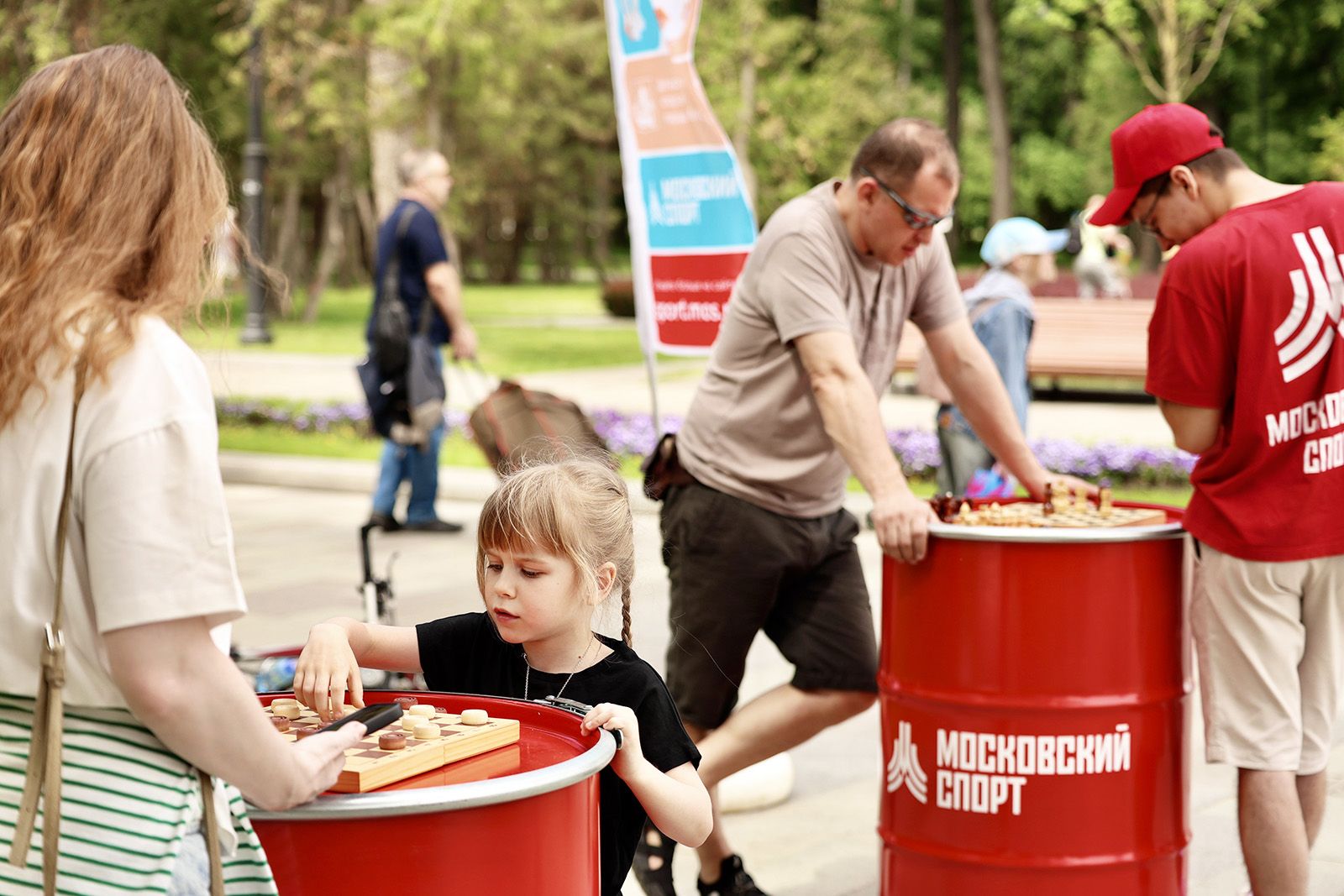 Горожане смогут сыграть в шахматы и заняться йогой в Царицыне. Фото: Пресс-служба Департамента спорта города Москвы